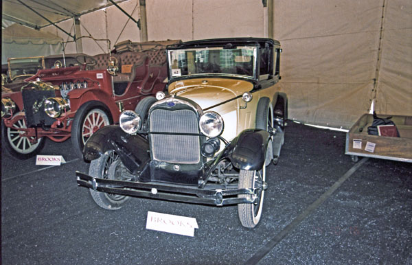 28-6a (98-09-02) 1928 Ford Model A Towncar by LeBaron.jpg