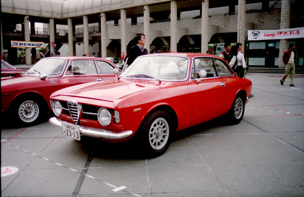 29-1 (86-11a-03) 1969 Alfa Romeo GT 1300 Junior (Type15.30).jpg