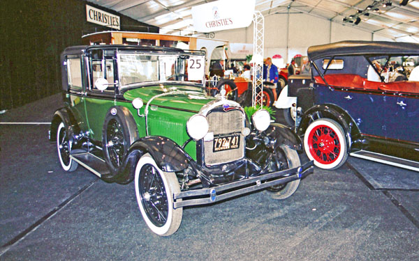 29-2a (95-28-04) 1929 Ford Model A Town Car.jpg