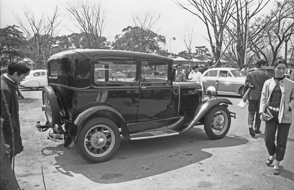 30-4c 234-06 1930 Model A Tudor Sedan.jpg