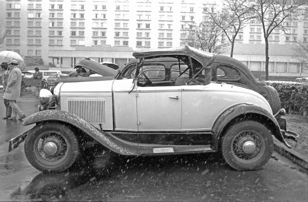 30-7c 292-29 1930 Ford A roadster.jpg