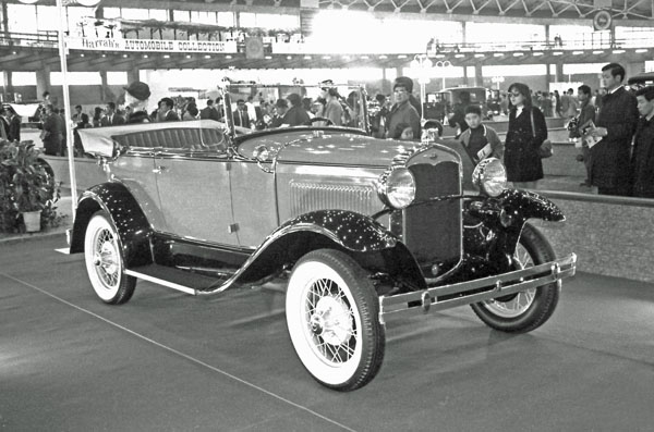 31-1b 262-02 1931 Ford Model A Deluxe Phaeton.jpg