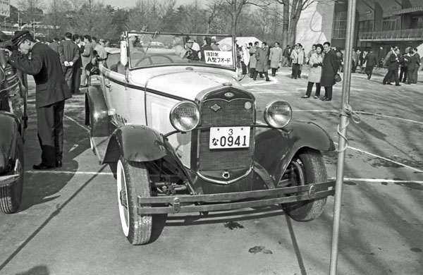 31-2a (083-26) 1931 Ford Model A Fordor Standerd Phaeton.jpg