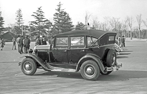 31-3c (144-30) 1931 Ford ModelA Standerd Phaeton.jpg