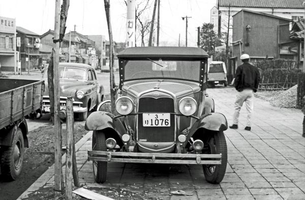 31-8a (047-10) 1931 Ford TypeA Roadster.jpg