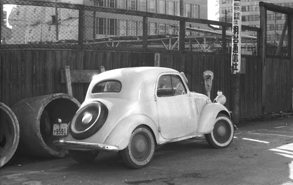 36-3c (042-26) 1936-48 Fiat 500 Topolino.jpg