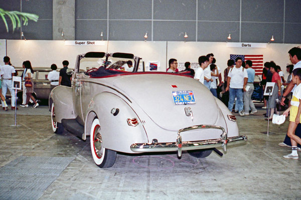 40-1c 90-22-27 1940 Ford DeLuxe Convertible Coupe.jpg