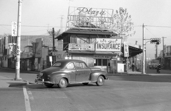 47-3d (071-02)b 1948 Ford Deluxe 2dr Sedan Coupe.jpg