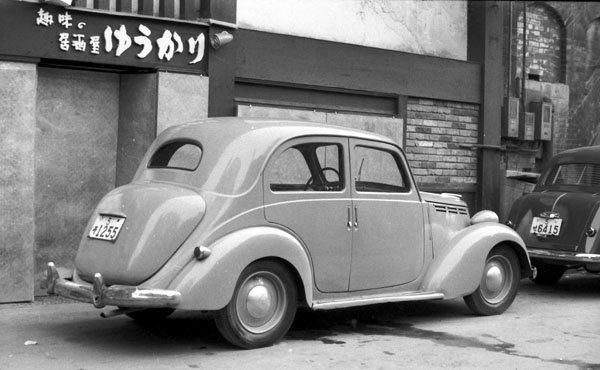 49-1b (046-09) 1949-53 FIAT 1100E 4dr Berlina.jpg