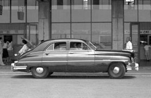 49-1d (参考) 1948 Packard Eight 4dr.Sedan.jpg