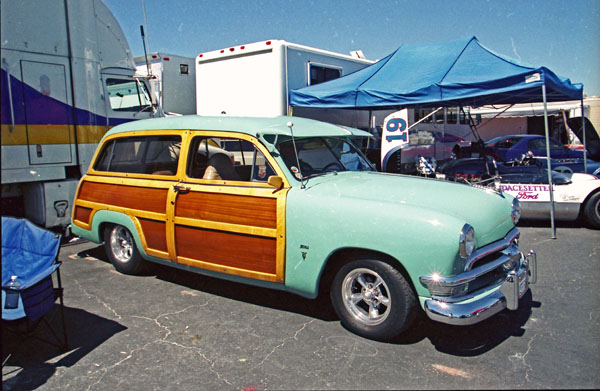 50-5a 04-80-08)b 1950 Ford Custom DeLuxe Stationwagon.jpg