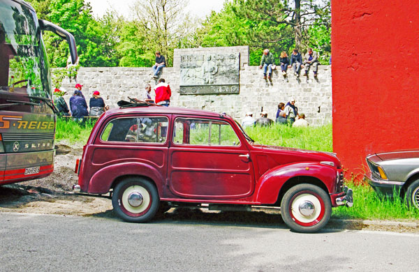 51c-1b (01-34-06) 1951-55 Fiat 500C Bervedere（フータ峠）.jpg