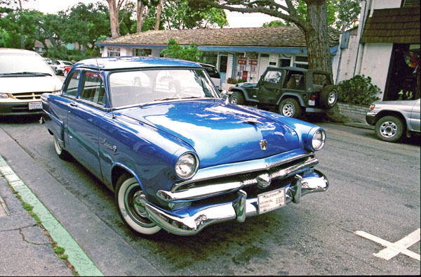 53-3a (04-41-01) 1953 Ford Mainline 2-Door Sedan（カーメル市内）.jpg