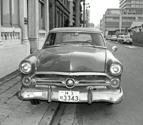 54-1b (参考) 1952 Ford Crestline Sunliner 2dr Convertible.jpg