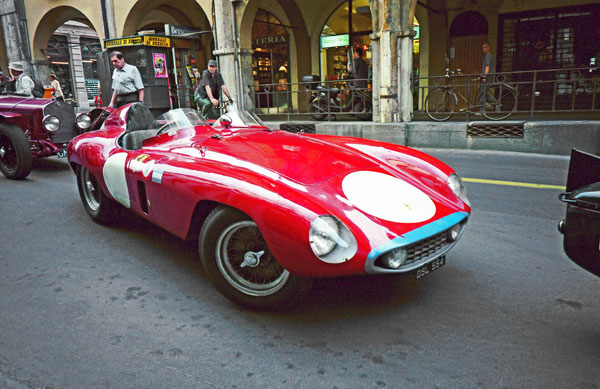 55-2a 00-02-14) 1956 Ferrari 500 Mondial Spider Scaglietti.jpg