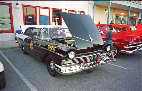 57-1a (98-F10-21) 1957 Ford Custom Tudor Sedan).jpg