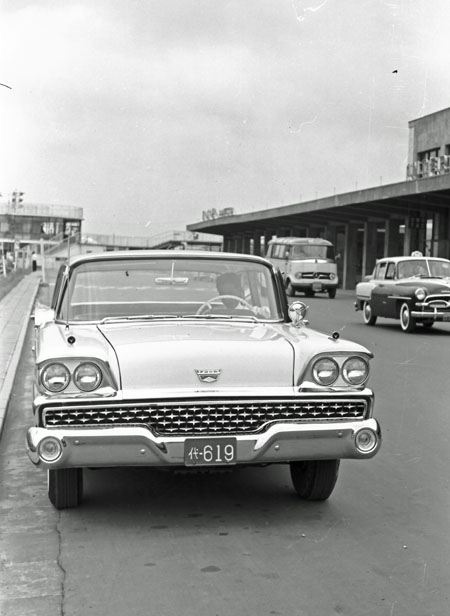 59-1a (034-33) 1959 Ford Fairlane 500 Galaxie 4dr Sedan.jpg