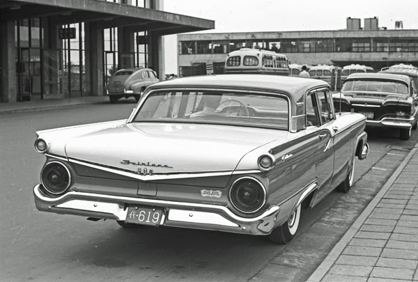 59-1d (034-36) 1959 Ford Fairlane 500 Galaxie 4dr Sedan.jpg