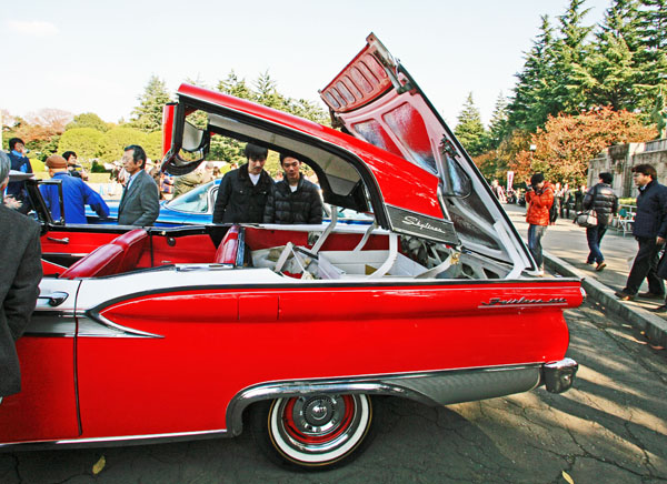 59-4c 10-11-27_346 1959 Ford Fairlane500 Skyliner.JPG