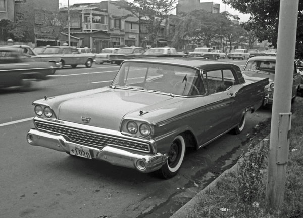 59-5a (158-31) 1959 Ford Fairlane 500 Crown Victoria(2dr Hardtop).jpg