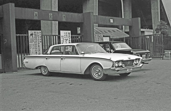 60-2a (163-22) 1960 Ford Fairlane500 Town Sedan.jpg