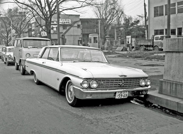 62-2a (145-40) 1962 Ford Galaxie 500 Club Victoria.jpg