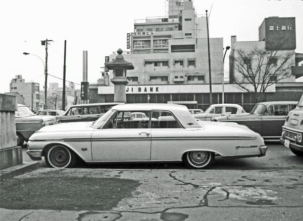 62-2b (145-39) 1962 Ford Galaxie 500 Club Victoria.jpg