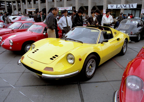 72-2a (86-13-26 1974 Dino 246 GTS TipoE.jpg